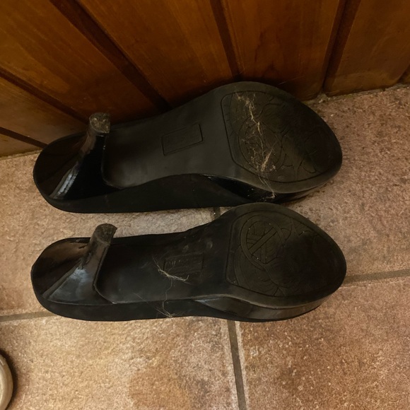 Cute velvet black close toed shoes - Picture 4 of 4